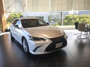 レクサス新型ES