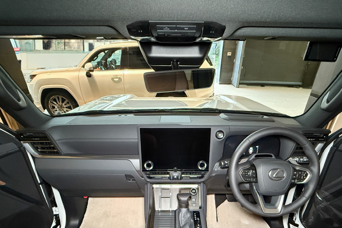 レクサス lexus GX GX550 gx550 550 レクサスGX レクサスGX550 5人 7人 バージョンL version L オーバートレイル オーバートレイル+ OVERTRAIL モデリスタ カスタム V6 3.5Lツインターボエンジン スクエア フェンダー エアロ リアスポイラー 22インチタイヤホイール 265/50R22 リム幅 7.5J TWS製 エクスパー EX-FL 鍛造 22インチホイール ミシュランパイロットスポーツ SP4 エアバルブ センターキャップ ムーンデザート テレーンカーキマイカメタリック ターボエンジン AWD シャトー オフロード オンロード アウトドア フロアマット 足元マット ラゲッジ ラゲージ トランク カーゴ 専用 設計 アルティジャーノ 社外品 カバー 保護 マット マーキュリーグレーマイカ ソニッククォーツ ソニックチタニウム チタニウムカーバイドグレー グラファイトブラックガラスフレーク テレーンカーキマイカメタリック ディープブルーマイカ サドルタン オート電動格納式 ステップ アルティジャーノ 高級 おしゃれ かっこいい セミアニリン