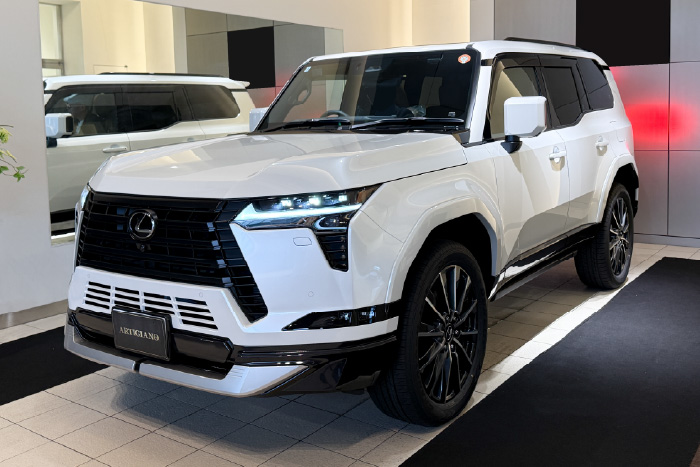 レクサス lexus GX GX550 gx550 550 レクサスGX レクサスGX550 5人 7人 バージョンL version L オーバートレイル オーバートレイル+ OVERTRAIL モデリスタ カスタム V6 3.5Lツインターボエンジン スクエア フェンダー エアロ リアスポイラー 22インチタイヤホイール 265/50R22 リム幅 7.5J TWS製 エクスパー EX-FL 鍛造 22インチホイール ミシュランパイロットスポーツ SP4 エアバルブ センターキャップ ムーンデザート テレーンカーキマイカメタリック ターボエンジン AWD シャトー オフロード オンロード アウトドア フロアマット 足元マット ラゲッジ ラゲージ トランク カーゴ 専用 設計 アルティジャーノ 社外品 カバー 保護 マット マーキュリーグレーマイカ ソニッククォーツ ソニックチタニウム チタニウムカーバイドグレー グラファイトブラックガラスフレーク テレーンカーキマイカメタリック ディープブルーマイカ サドルタン オート電動格納式 ステップ アルティジャーノ 高級 おしゃれ かっこいい セミアニリン