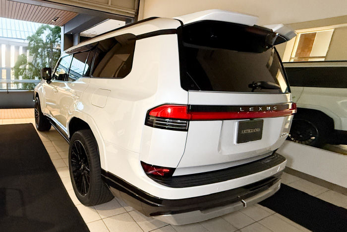 レクサス lexus GX GX550 gx550 550 レクサスGX レクサスGX550 5人 7人 バージョンL version L オーバートレイル オーバートレイル+ OVERTRAIL モデリスタ カスタム V6 3.5Lツインターボエンジン スクエア フェンダー エアロ リアスポイラー 22インチタイヤホイール 265/50R22 リム幅 7.5J TWS製 エクスパー EX-FL 鍛造 22インチホイール ミシュランパイロットスポーツ SP4 エアバルブ センターキャップ ムーンデザート テレーンカーキマイカメタリック ターボエンジン AWD シャトー オフロード オンロード アウトドア フロアマット 足元マット ラゲッジ ラゲージ トランク カーゴ 専用 設計 アルティジャーノ 社外品 カバー 保護 マット マーキュリーグレーマイカ ソニッククォーツ ソニックチタニウム チタニウムカーバイドグレー グラファイトブラックガラスフレーク テレーンカーキマイカメタリック ディープブルーマイカ サドルタン オート電動格納式 ステップ アルティジャーノ 高級 おしゃれ かっこいい セミアニリン