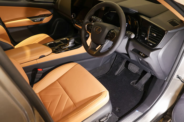 レクサスNX20系 フロアマット レクサスNX 社外フロアマット NX20系 アクセサリー 内装カスタム パーツ カスタムパーツ 車内品 ドレスアップ レクサス 専用設計 社外品 傷防止 汚れ 高級 NX250 NX450h+ 350h OVERTRAIL オーバートレイル 350 fスポーツ バージョンL ムーンデザート ソリスホワイト ダークローズ ヘーゼル フレアレッド モノリス トランク ラゲッジ 運転席