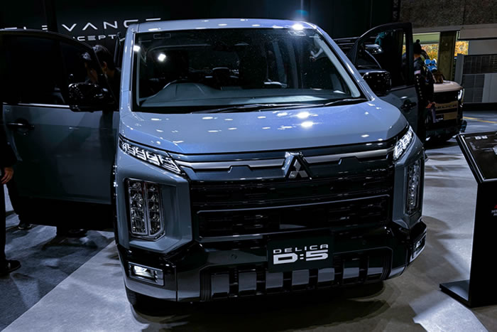 三菱 デリカ 新型 D5 デリカD5 ミニバン ジャパンモビリティショー 社外品 フロアマット ラゲッジマット トランクマット 汚れ防止 カスタム パーツ ドレスアップ 便利グッズ