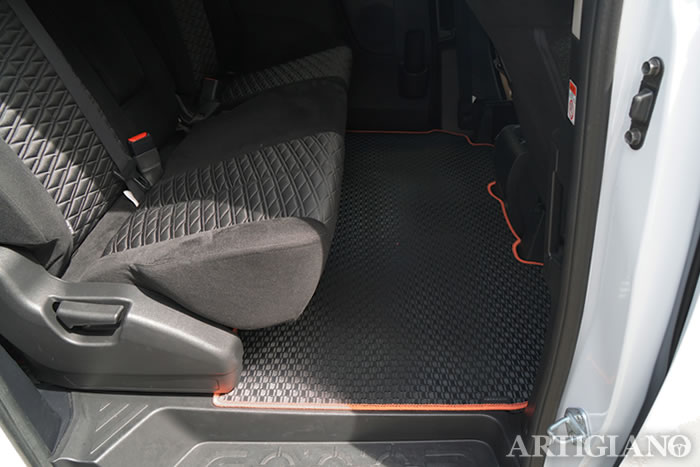 新型デリカD5 D:5 デリカD5 新型デリカ マイナーチェンジ 2026 1月 フロアマット ラゲッジマット 車種専用設計 アルティジャーノ G パワーパッケージ P M アーバンギア ブラックエディション シャモニー ジャスパー 寒冷地 デリ丸 汚れ防止 キズ 傷 保護 カバー 敷く 運転席 ロングラゲッジマット ステップ ドアポケット