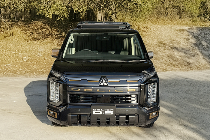 新型デリカD5 D:5 デリカD5 新型デリカ マイナーチェンジ 2026 1月ラグ ラゲッジマット 車種専用設計 アルティジャーノ アーバンギア ブラックエディション シャモニー ジャスパー 汚れ防止 キズ 傷 保護 カバー 敷く 運転席 ロングラゲッジマット