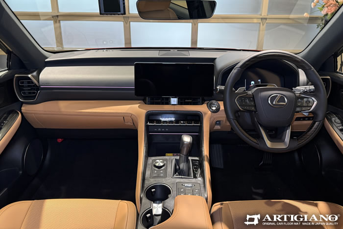 2026年1月ビッグマイナーチェンジに対応したレクサスIS30系専用フロアマット・ラゲッジマットを発売。