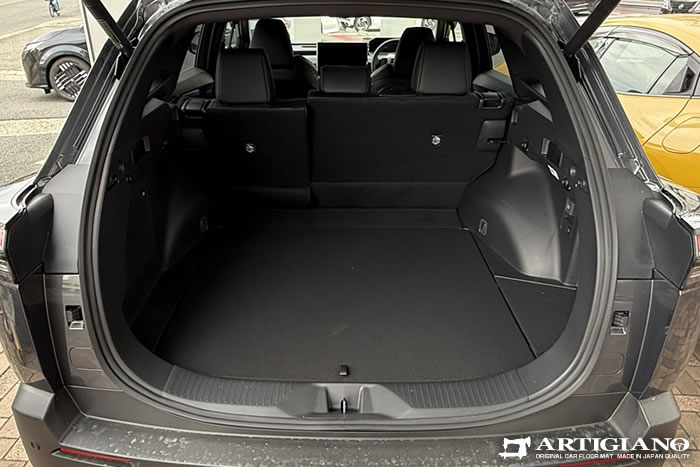 bz4x ツーリング touring 専用設計のラゲッジマットは近日発売予定