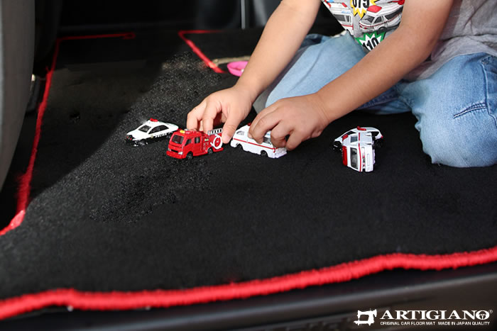 ヴェルファイアに重ね付け用ラグマットを装着