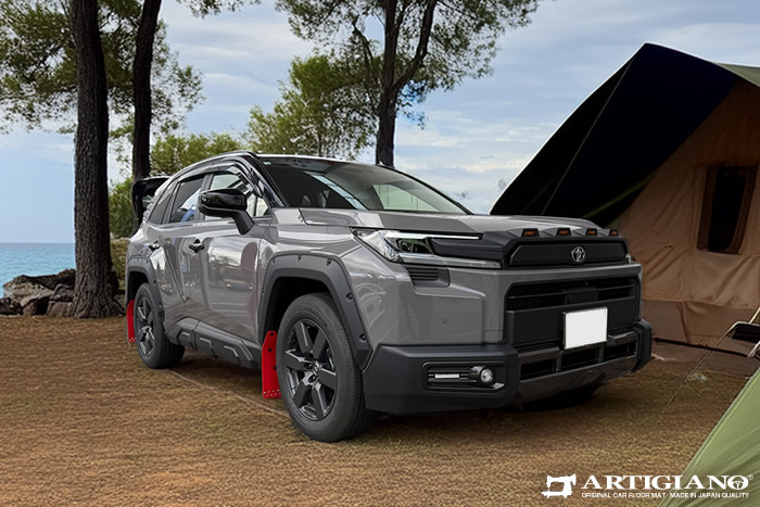 キャンプ場に停めた新型RAV4 60系の車のグレードはアドベンチャーです。