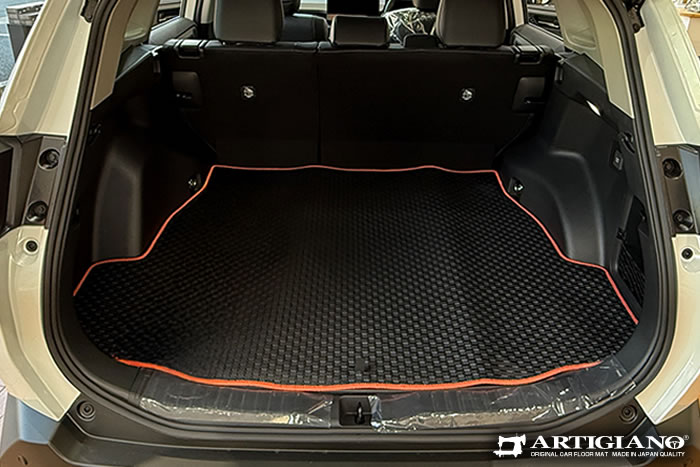 新型RAV4 60系専用設計のラゲッジマットを装着PHEVにも対応