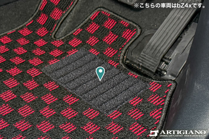 トレイルシーカーの運転席マットはヒールパッドつきの仕様